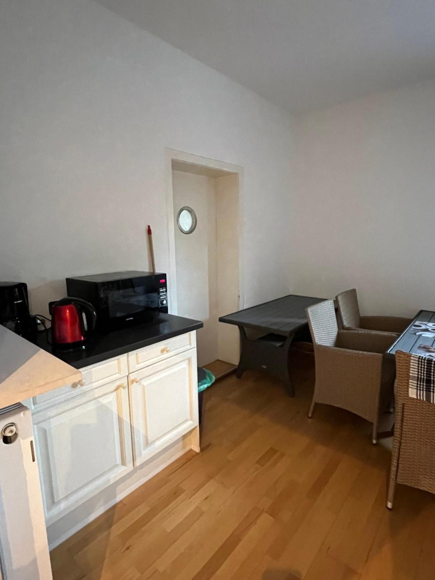 Doppelzimmer, Tv- Bad, Kuehlschrank- Parkplatz-17 Meine Екстер'єр фото